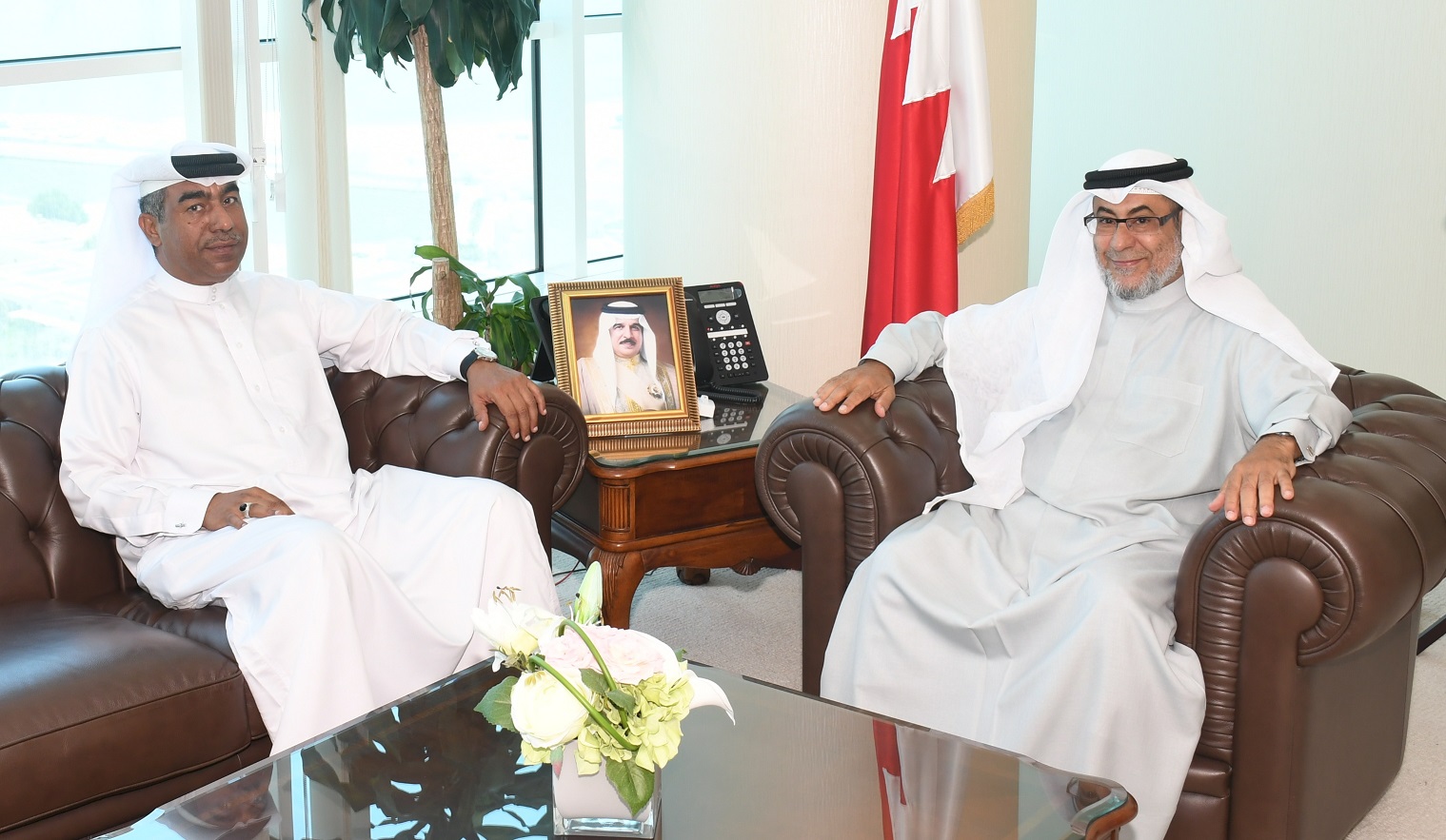 وزير شؤون مجلسي الشورى والنواب يستقبل السيد حيدر أدهيم