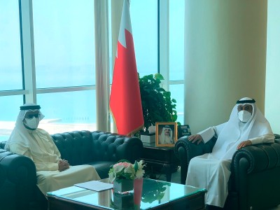 وزير شؤون مجلسي الشورى والنواب يستقبل الرئيس التنفيذي لمركز الاتصال الوطني