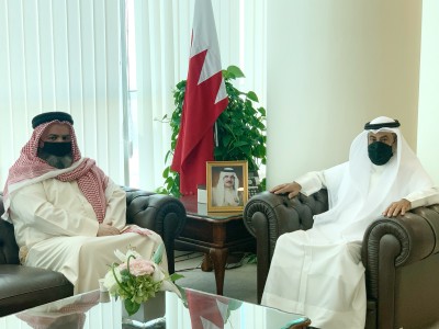 سعادة وزير شؤون مجلسي الشورى والنواب يستقبل الدكتور فهد الشهابي