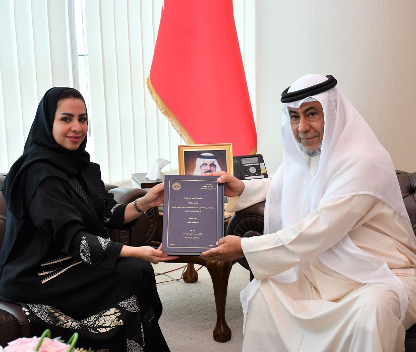 وزير شؤون مجلسي الشورى والنواب يستقبل الباحثة مريم النشوان